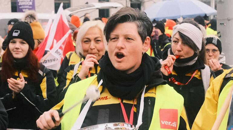 Streikende in Halle